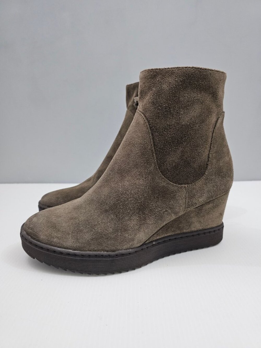 Sofft Shary Wedge Ankle Boot Womens 8 Dark Taupe Suede Waterproof Heel Fall